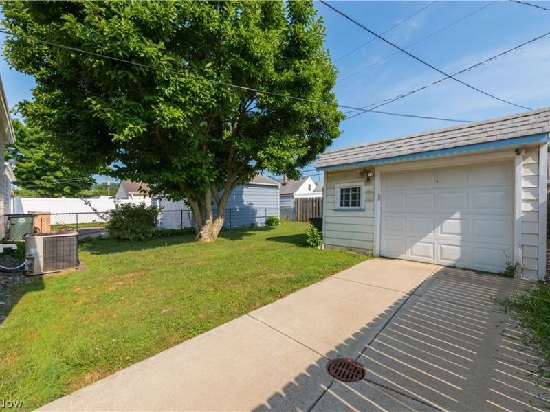 7420 Traymore Avenue, Brooklyn, OH 44114 Photo 37