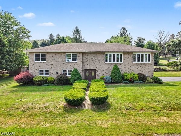 14 Meadow Ln, Vernon, NJ 07462