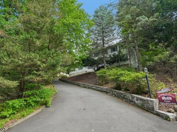 45 Fells Rd, Verona, NJ 07044