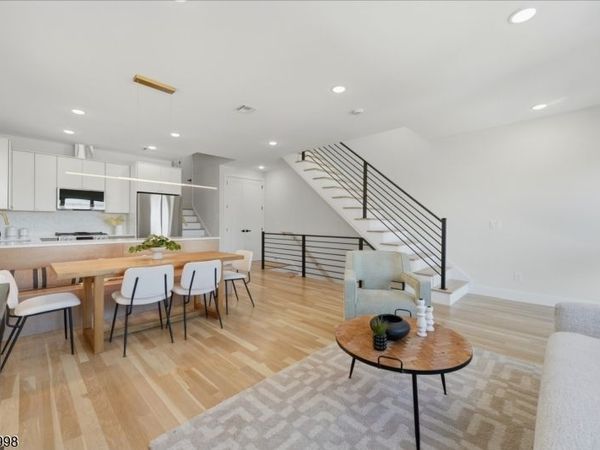 98 Western Ave, Jersey, NJ 07307