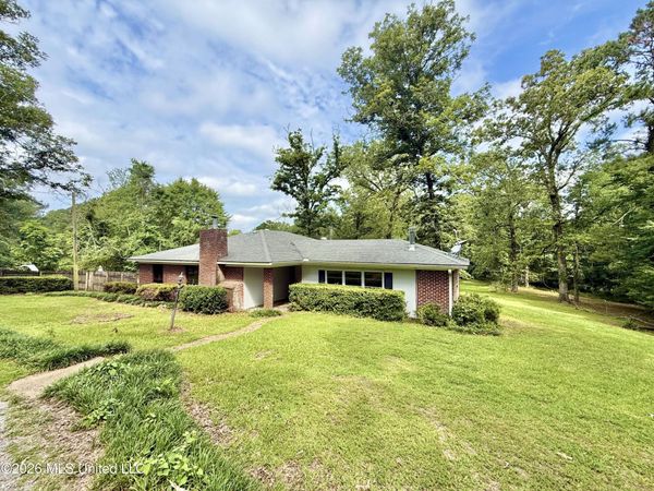 1019 Dry Grove Road, Crystal Springs, MS 39059
