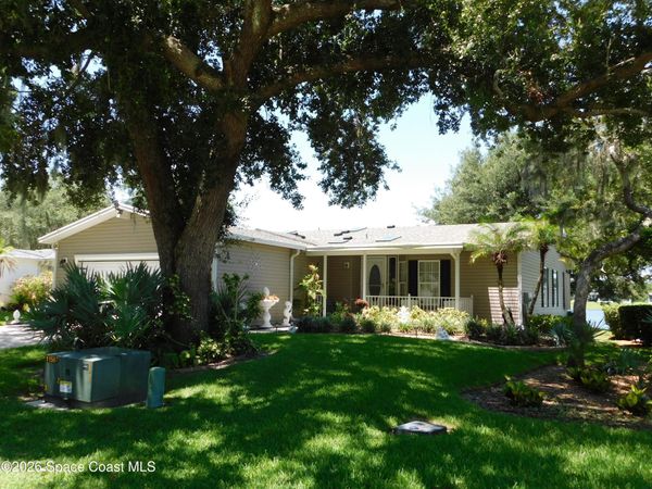 414 Sioux Boulevard , Oak Hill, FL 32759