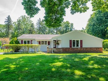 84 Harvest Road, Fairport, NY 14450
