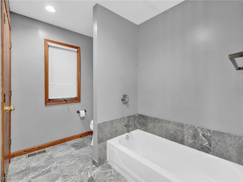 2184 Cornell Road, Cleveland, OH 44106 Photo 23