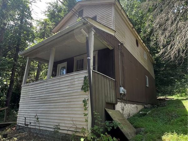 57 Lower Rd , Pittsburgh, PA 15215