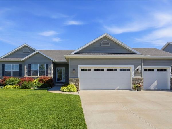 7700 1st Avenue NW, Cedar Rapids, IA 52405