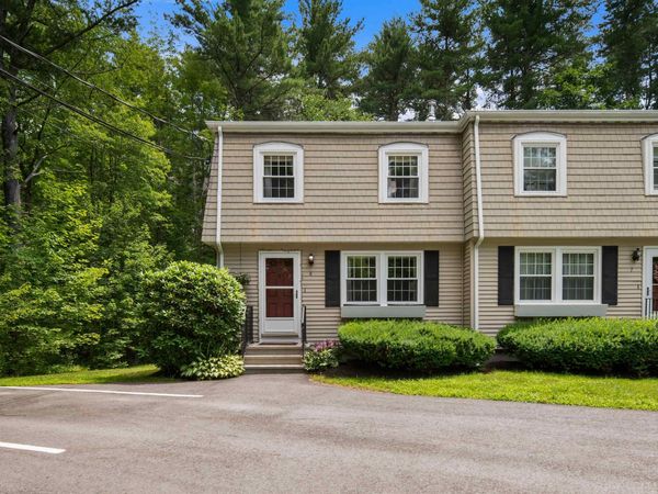 8 Pine Grove Road, Exeter, NH 03833