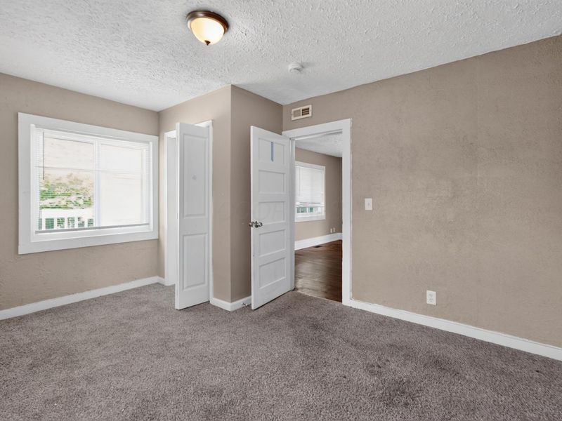 424 Emmit Avenue , Columbus, OH 43228 Photo 12