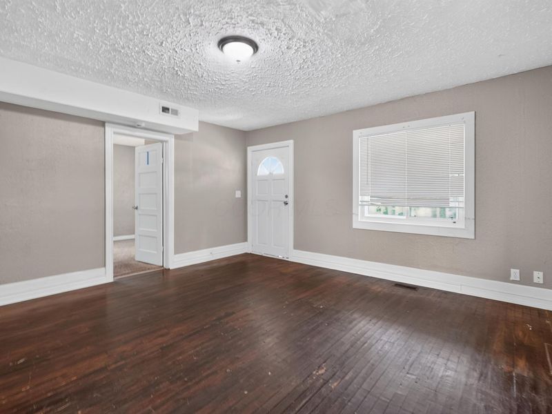 424 Emmit Avenue , Columbus, OH 43228 Photo 4