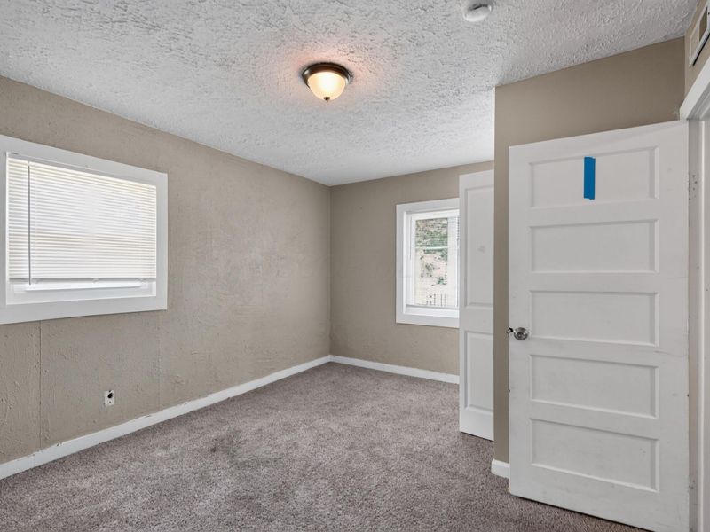 424 Emmit Avenue , Columbus, OH 43228 Photo 9