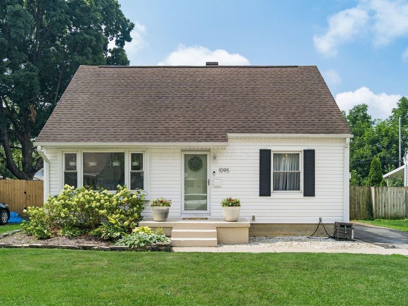 1095 E Dunedin Road, Columbus, OH 43224 Photo 3