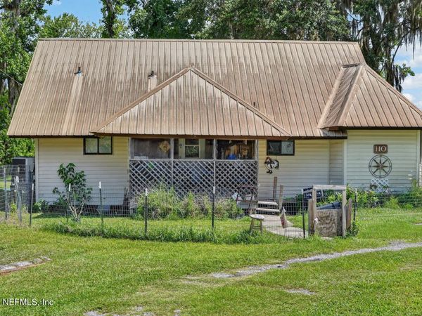 110 PALM Avenue, Crescent City, FL 32112