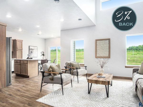 8001 E Tencate Pl, Sioux Falls, SD 57110