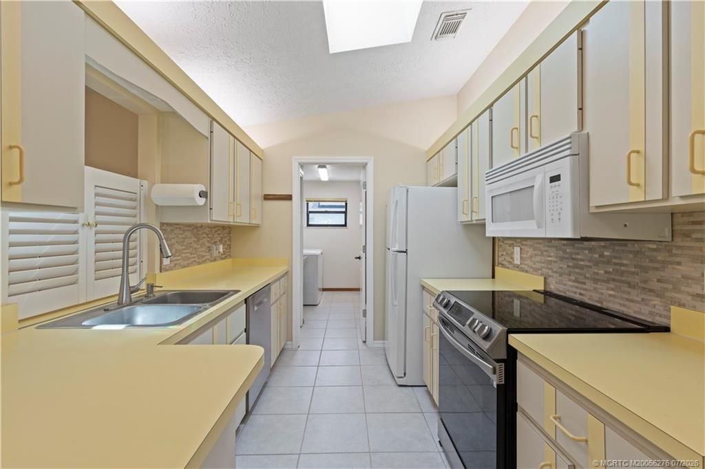 537 NW Sagamore Terrace, Port Saint Lucie, FL 34983 Photo