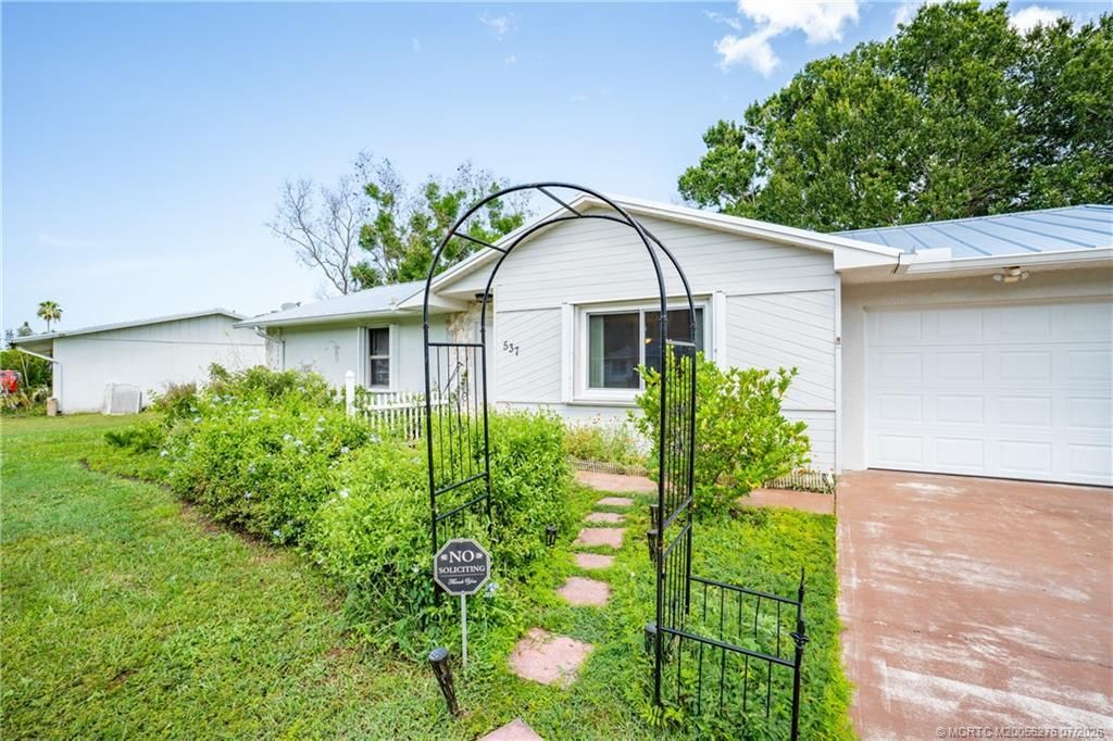 537 NW Sagamore Terrace, Port Saint Lucie, FL 34983 Photo