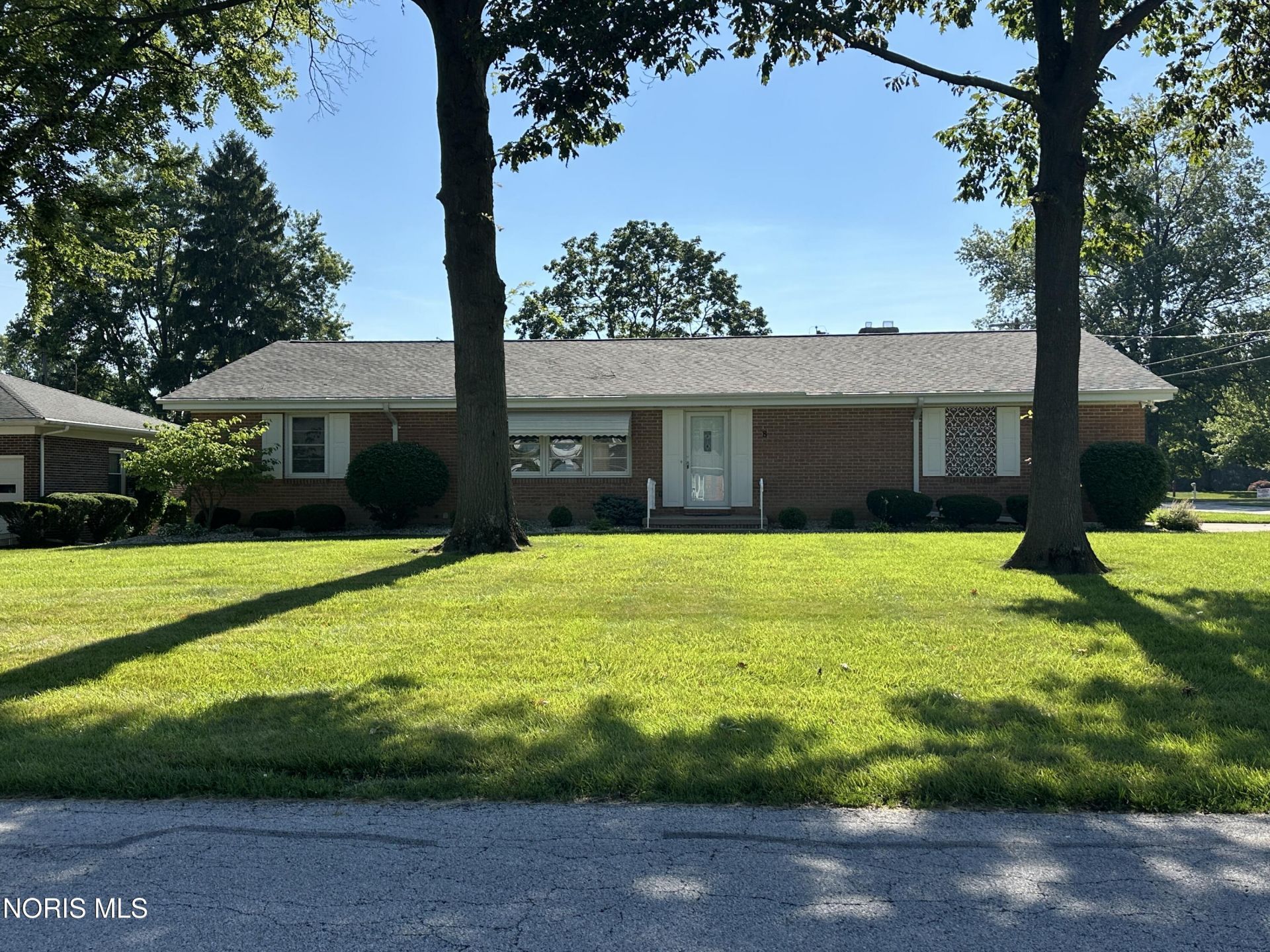 8 Lincoln Road, Tiffin, OH 44883 Main Photo