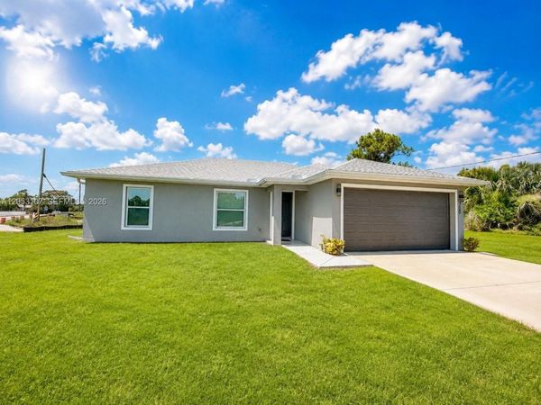700 Connecticut, Unit Ln, Lehigh Acres, FL 33936