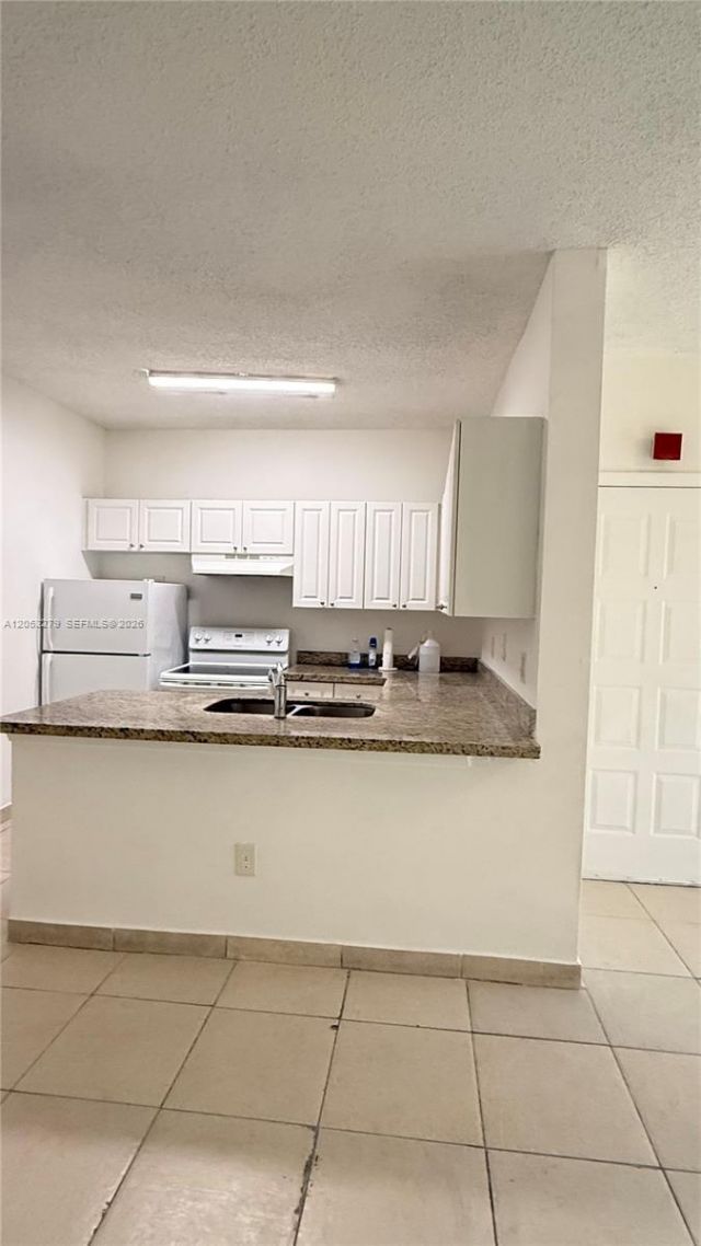 18304 NW 68th Ave, Unit M, Hialeah, FL 33015 Photo