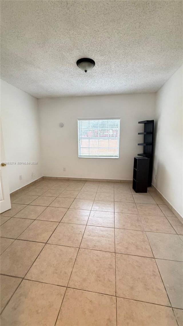 18304 NW 68th Ave, Unit M, Hialeah, FL 33015 Photo