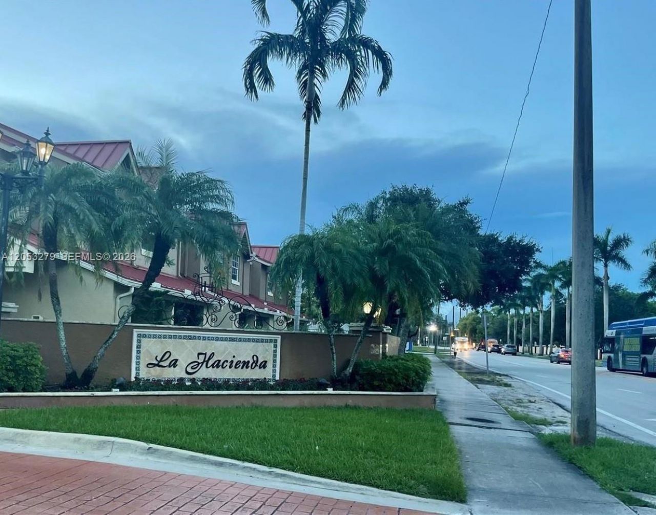 18304 NW 68th Ave, Unit M, Hialeah, FL 33015 Photo