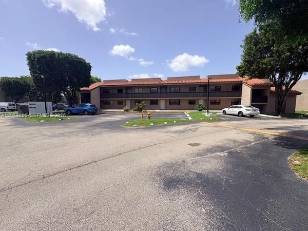 220 W Park Dr, Unit 104-3, Miami, FL 33172