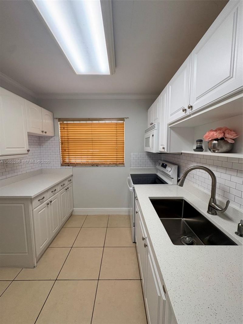 220 W Park Dr, Unit 104-3, Miami, FL 33172 Photo