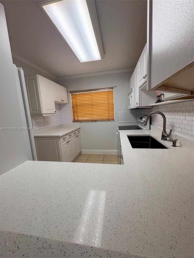 220 W Park Dr, Unit 104-3, Miami, FL 33172 Photo