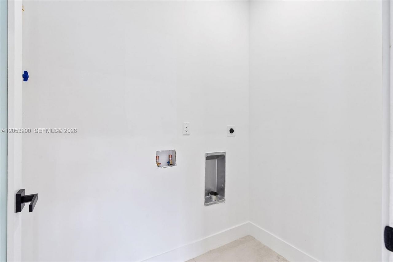1305 Dunad Avenue , Opa Locka, FL 33054 Photo