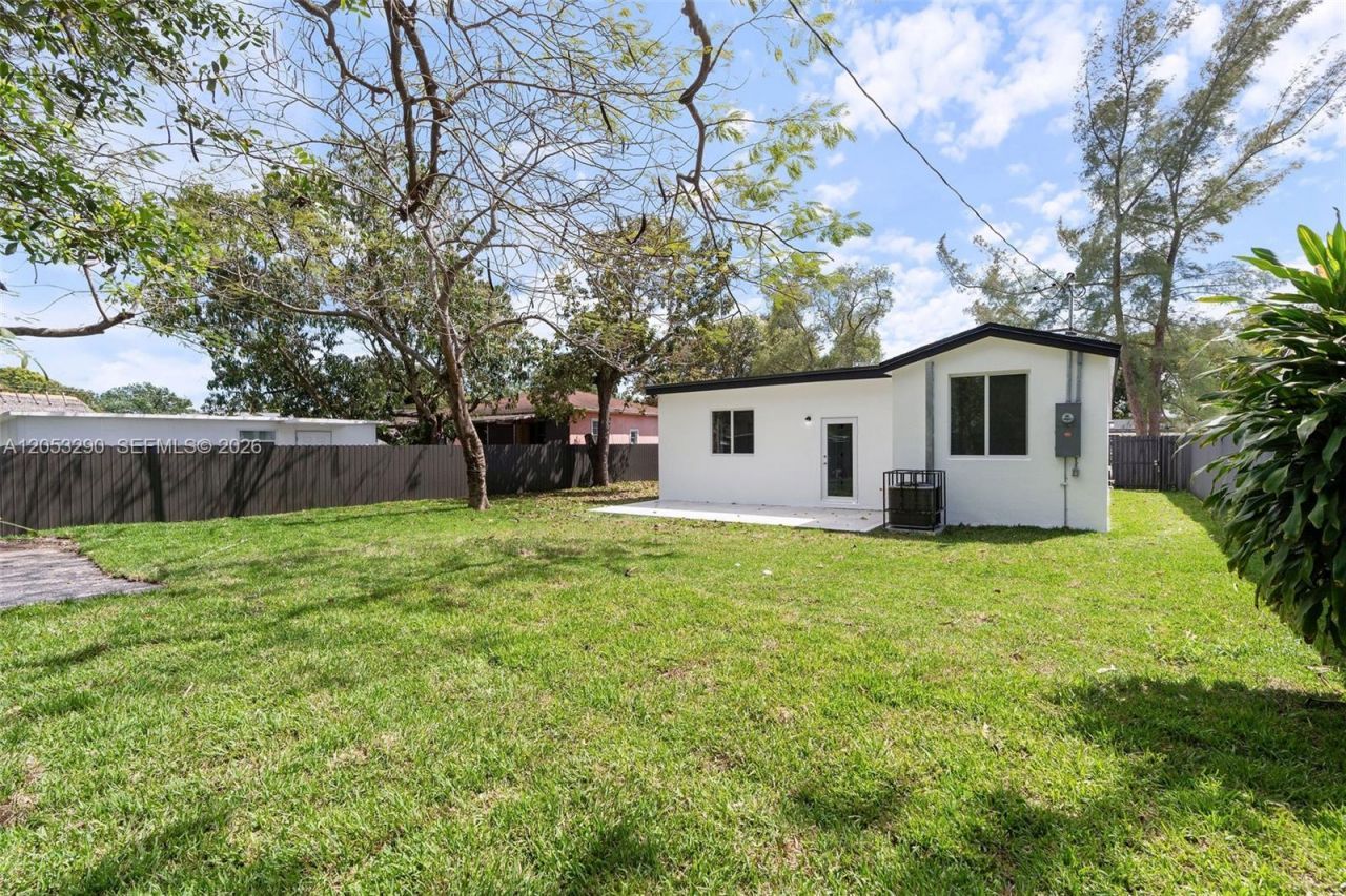 1305 Dunad Avenue , Opa Locka, FL 33054 Photo