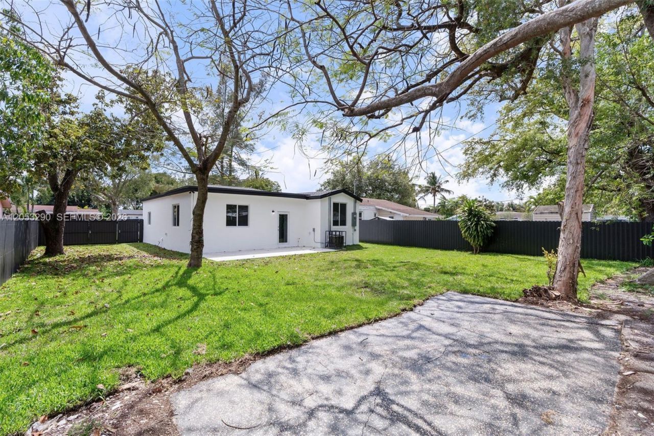 1305 Dunad Avenue , Opa Locka, FL 33054 Photo