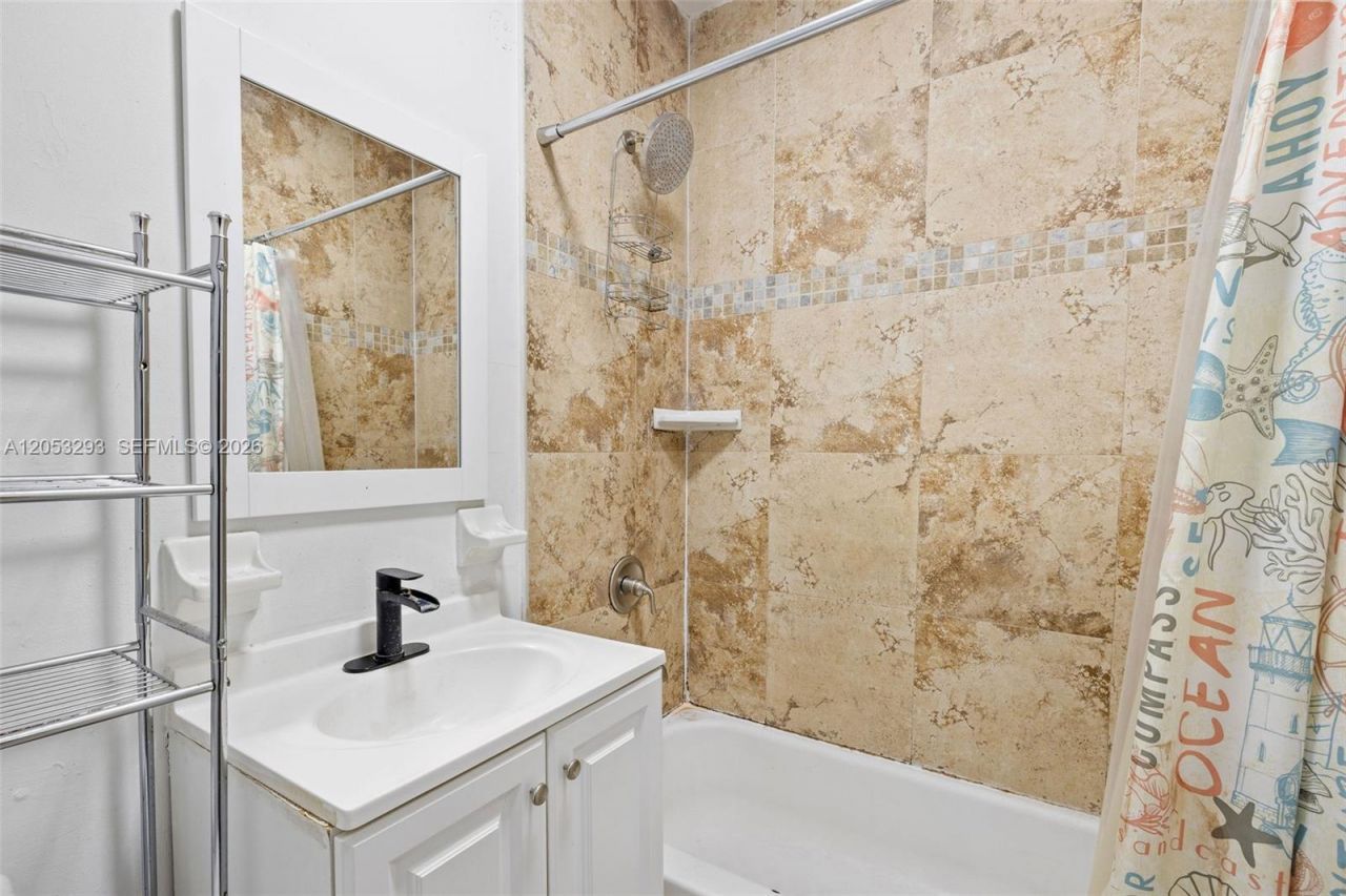 417 NE 26th St , Unit 5, Miami, FL 33137 Photo