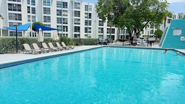 17570 Atlantic Blvd, Unit 105, Sunny Isles Beach, FL 33160 Photo