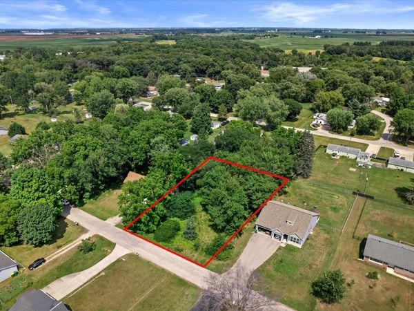 5441 S Driftwood Drive, Janesville, WI 53546