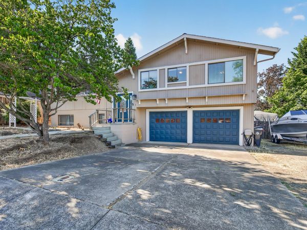 2570 Samoan Way, Medford, OR 97504
