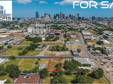 1910 Al Lipscomb Way , Dallas, TX 75215