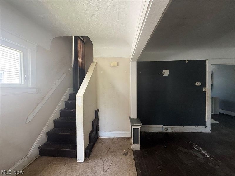 663 E 115th Street, Cleveland, OH 44108 Photo 3