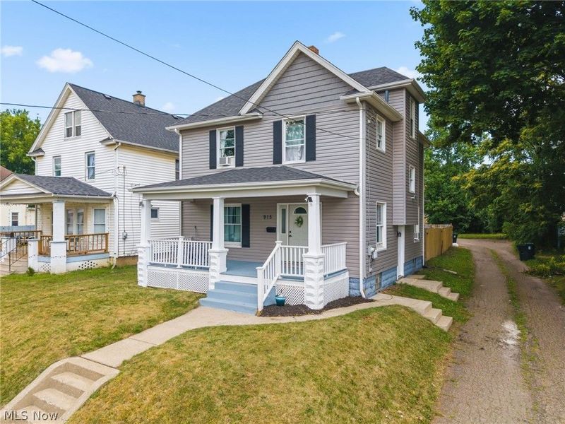 915 Auburn Place NW, Canton, OH 44703 Photo 2