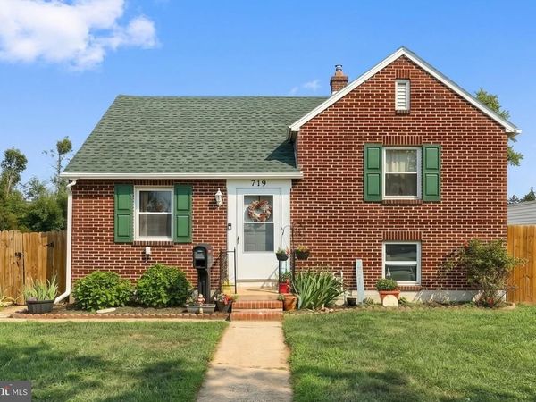 719 VILLAGE ROAD, YORK, PA 17404