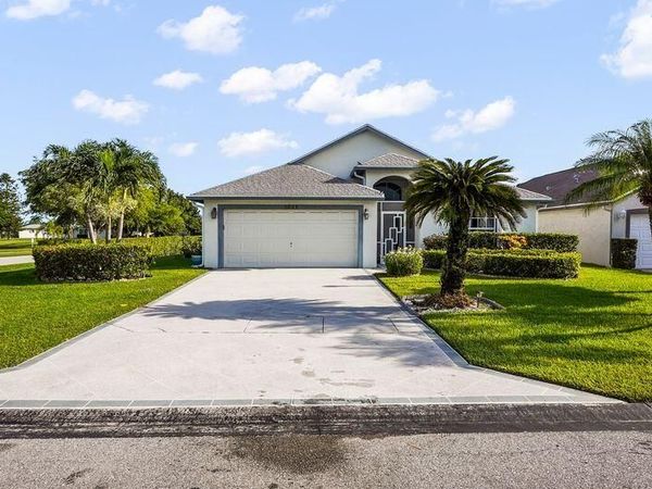 5025 Robino Circle, West Palm Beach, FL 33417