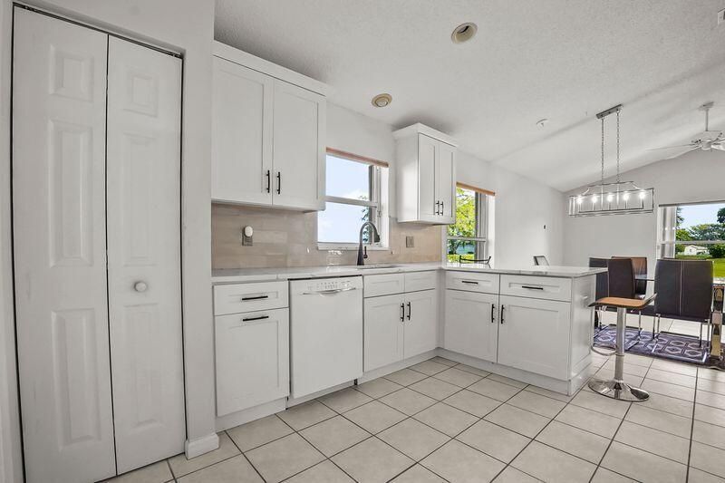 5025 Robino Circle, West Palm Beach, FL 33417 Photo