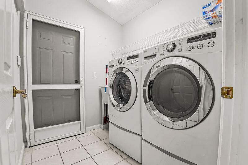 5025 Robino Circle, West Palm Beach, FL 33417 Photo