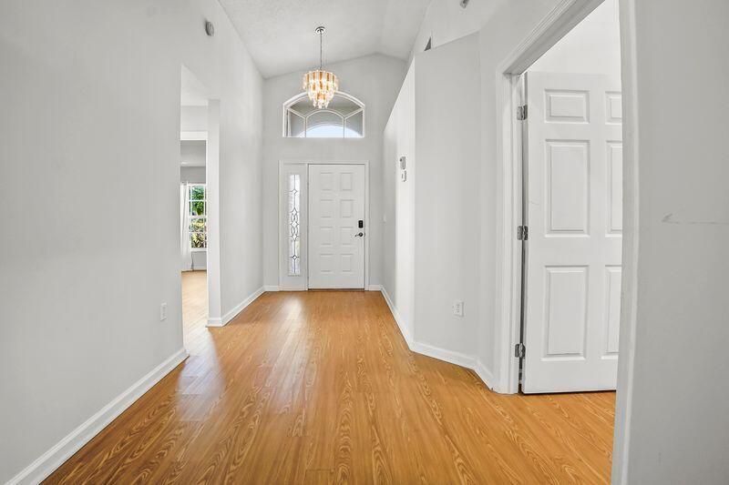 5025 Robino Circle, West Palm Beach, FL 33417 Photo