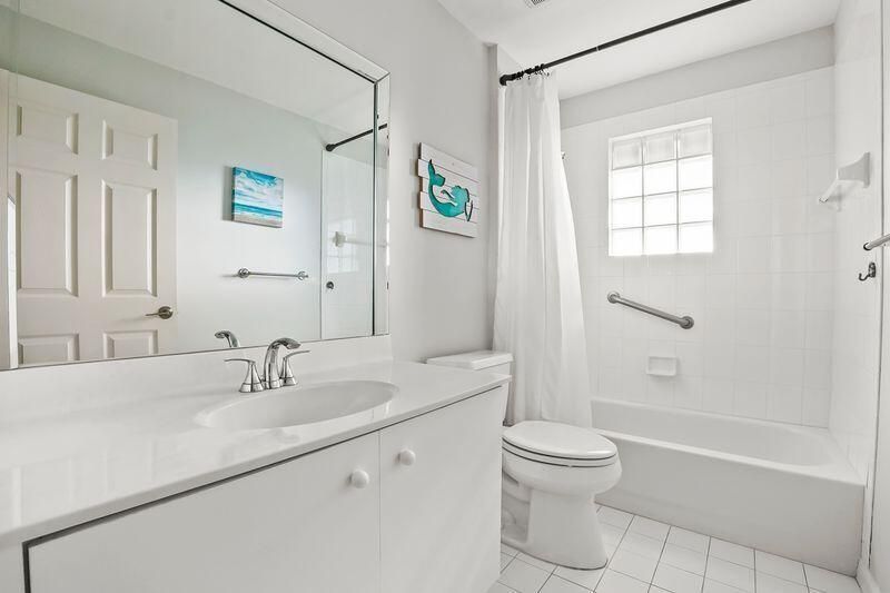 5025 Robino Circle, West Palm Beach, FL 33417 Photo