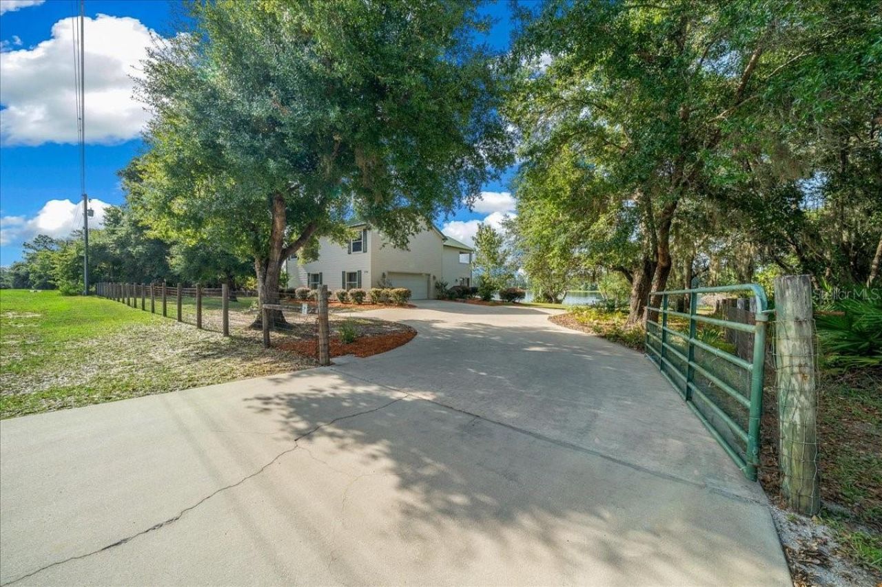 206 Malauka Radial , Ocklawaha, FL 32179 Photo