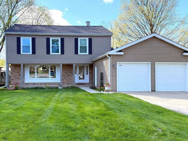 648 Darlington Lane , Crystal Lake, IL 60014