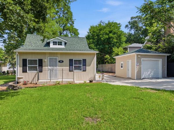 248 W Naperville Road , Westmont, IL 60559