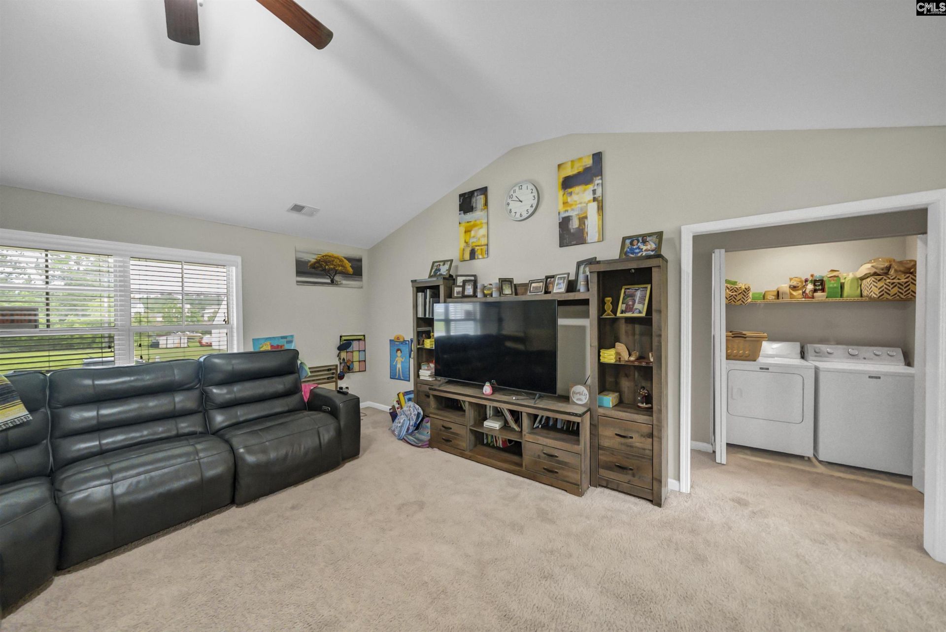 110 Cranbrook Court  Photo 6