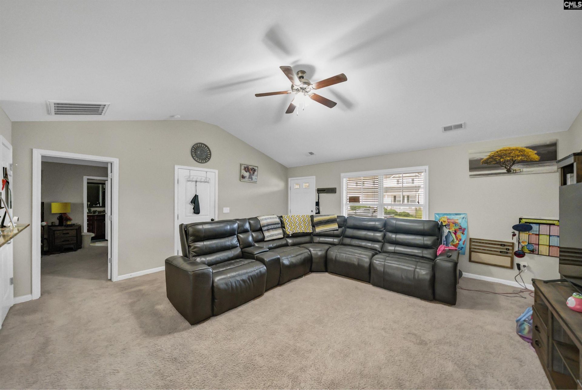 110 Cranbrook Court  Photo 7