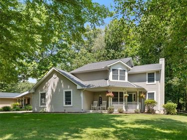 27 Latonka Trail, Malvern, OH 44644