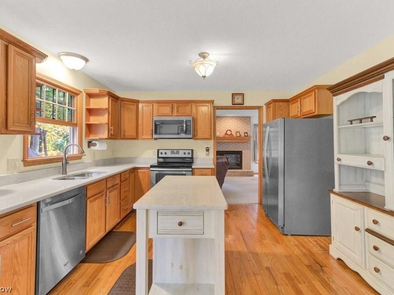 27 Latonka Trail, Malvern, OH 44644 Photo 5